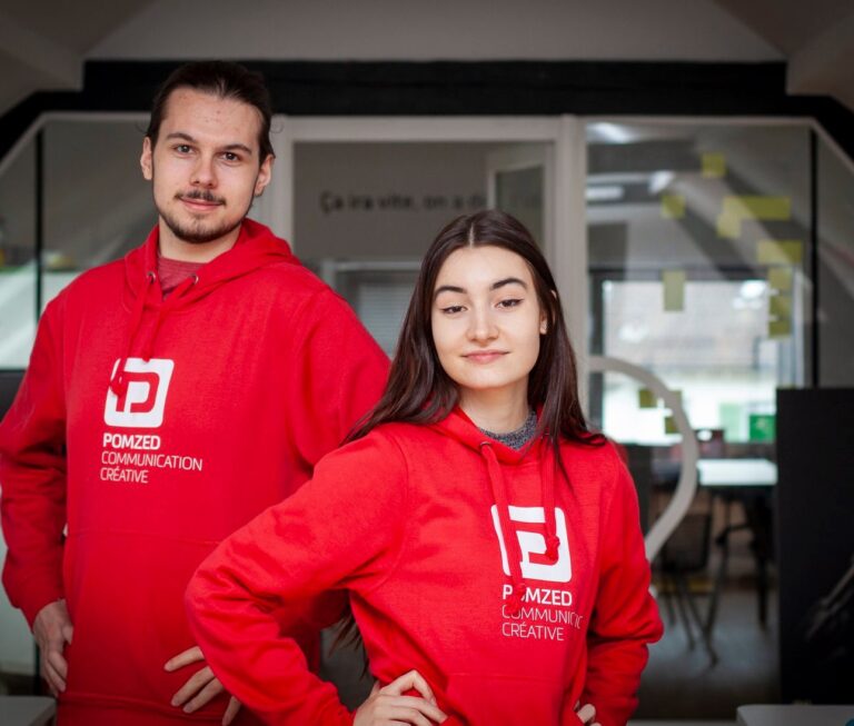 Deux collaborateurs Pomzed qui ont passé leurs examens avec succès