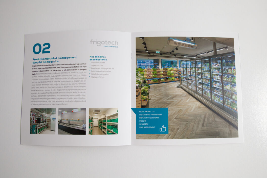 Brochure de l'entreprise frigotech ouverte à la page du deuxième point vue du dessus.