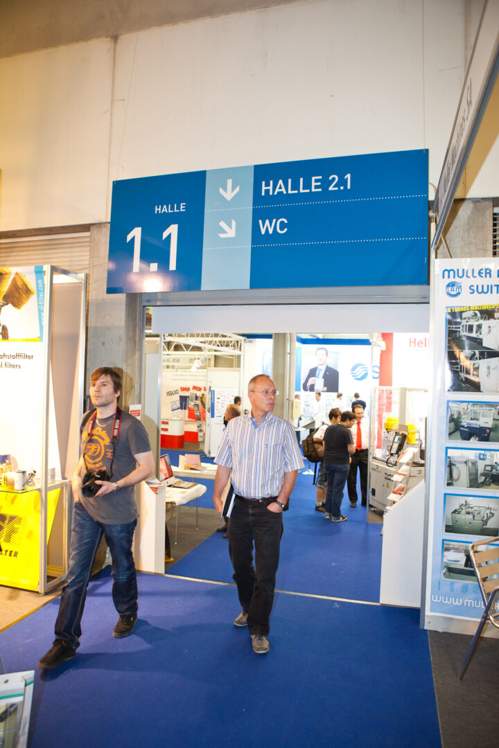 Signalétique halles et WC du bâtiment - SIAMS 2012.
