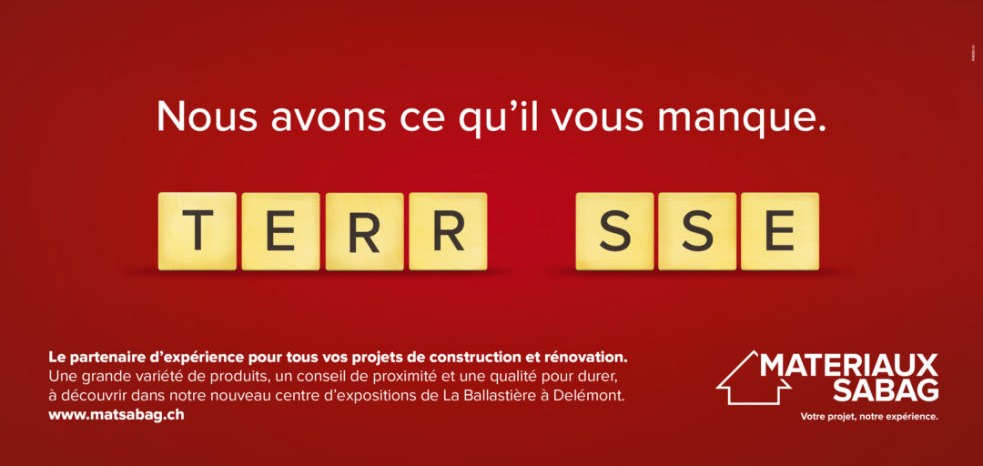 Affiche publicitaire avec écrit "Nous avons ce qu'il vous manque", ainsi que le mot "terrasse" sans le "a".