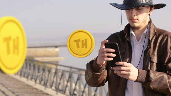 Aperçu de la vidéo promotionnelle où le joueur récolte les pièces au checkpoint Treasure Hunters