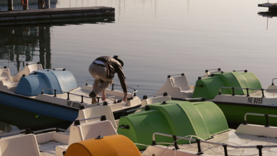 Aperçu de la vidéo promotionnelle où le joueur part sur le lac pour trouver le trésor
