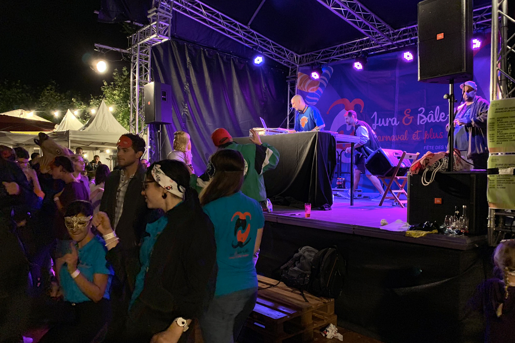 Foulards, Polos et visuels de scène à la Fête des Vignerons 2019