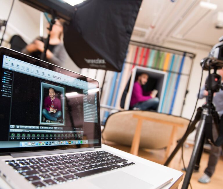 Shooting photo le matin dimanche pour une campange de pub.
