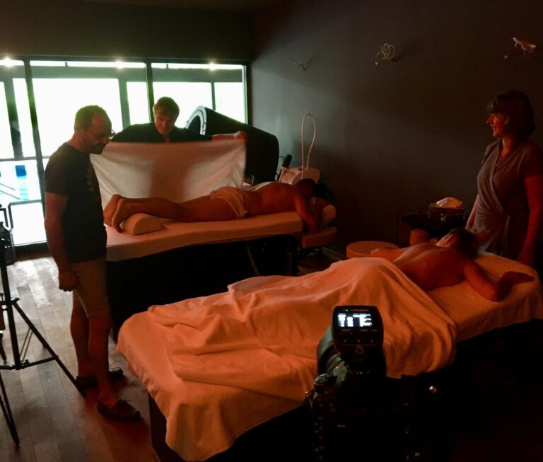Shooting photo Aquavirat dans la salle de massage.