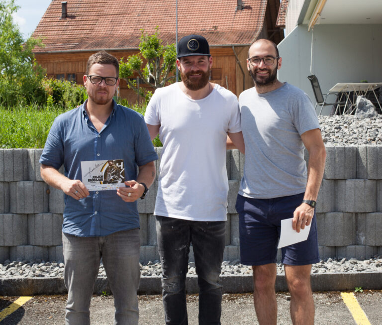 Steff et Daniel avec Julien Vauclaire à Delémont.